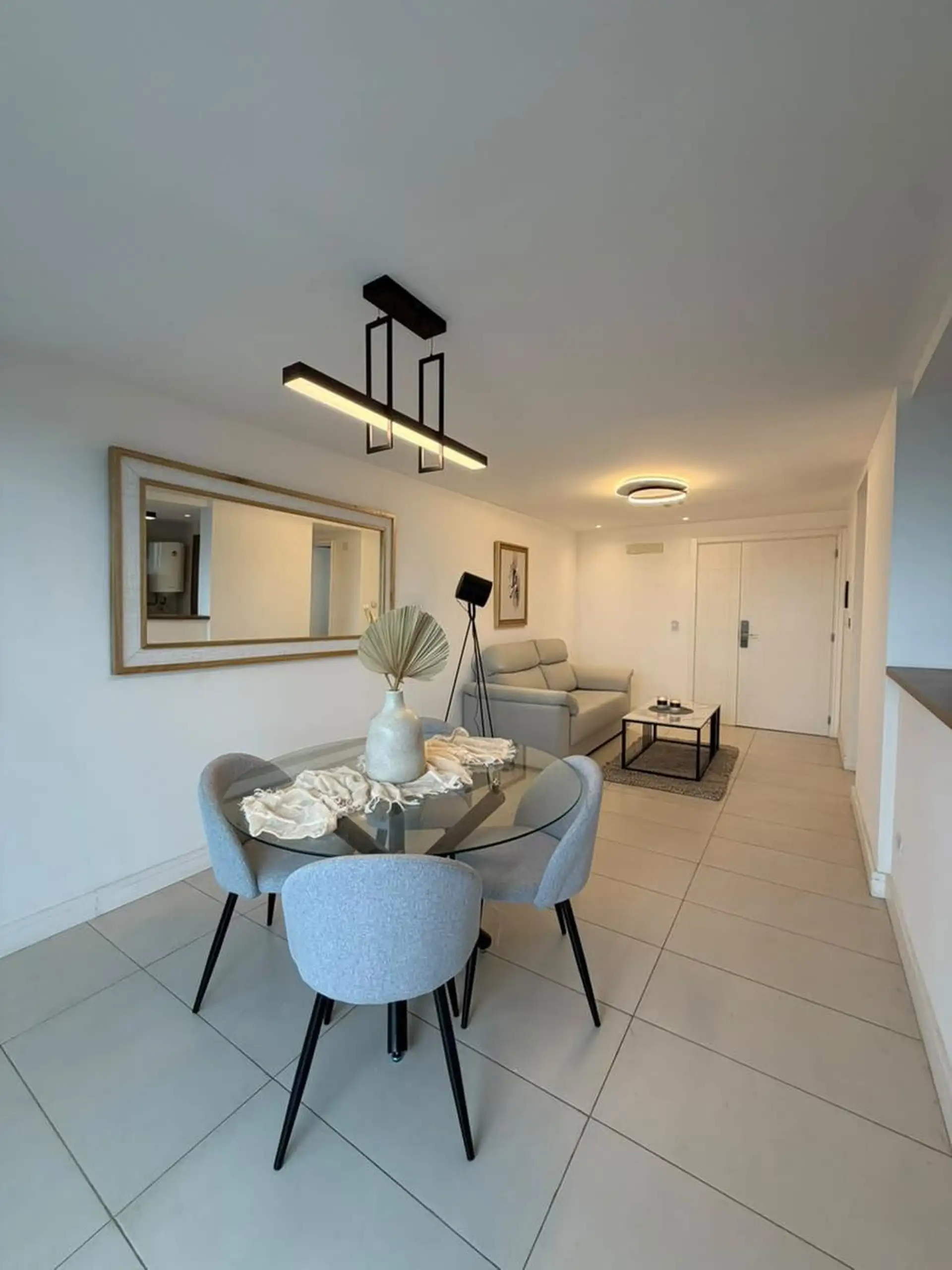 Venta de departamento - 2 ambientes - A la calle - Balcón con vista plena al mar