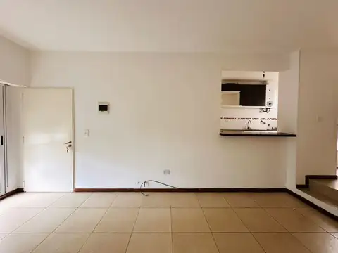 PH 2 AMBIENTES PB CON PATIO *SIN EXPENSAS* SEMI NUEVO 4 AÑOS