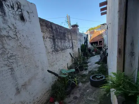 VENTA CASA A REFACCIONAR ALTA GRACIA EXC UBICACION