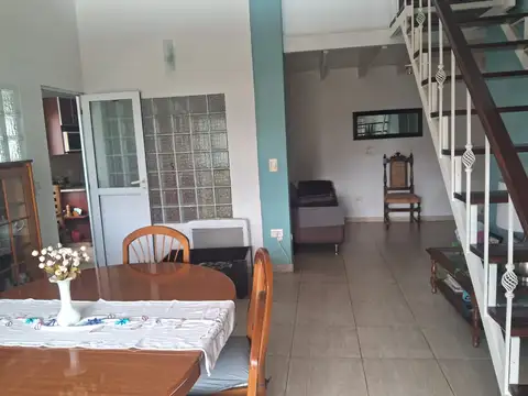 Departamento tipo casa en venta en Ramos Mejia