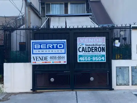 Departamento tipo casa en venta en Ramos Mejia