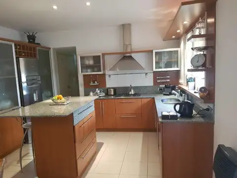Casa  en Alquiler en Ramos Mejía, La Matanza, G.B.A. Zona Oeste