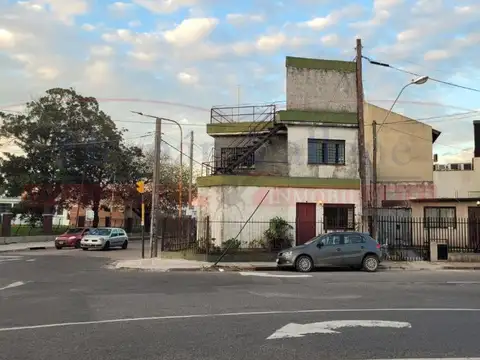 Av. Arturo Umberto Illia 798 , Piso 1