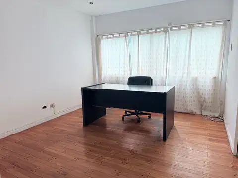 SOLO USO COMERCIAL   450 M2 IDEAL DEPOSITO/OFICINAS/VENTA ON LINE - USOS MIXTURA II -
