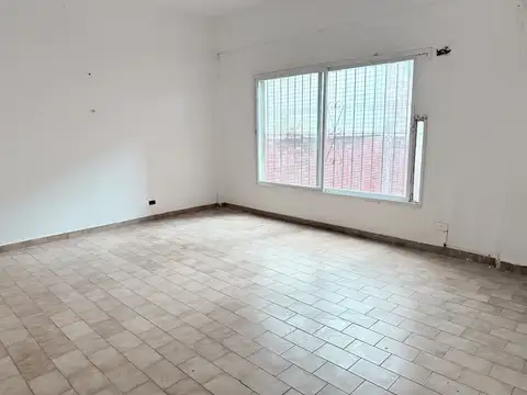 SOLO USO COMERCIAL   450 M2 IDEAL DEPOSITO/OFICINAS/VENTA ON LINE - USOS MIXTURA II -