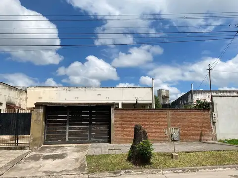 VENTA CASA 3 DORMITORIOS - PARAGUAY 4200