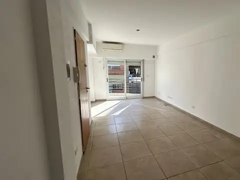 Arias 2900, Piso 2
