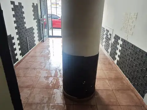 Local en alquiler con entrepiso y baño, excelente ubicación Ramos Mejía