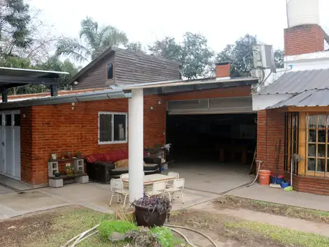 Casa 4 ambientes con 2 baños