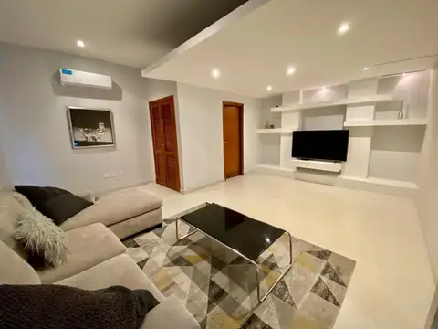 Casa 7 ambientes con 6 baños