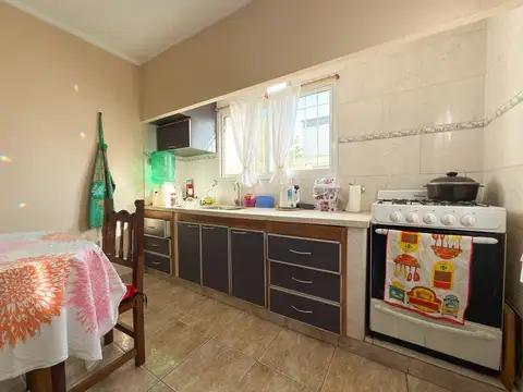EN VENTA CASA CON DEPTO Y QUINCHO TANDIL