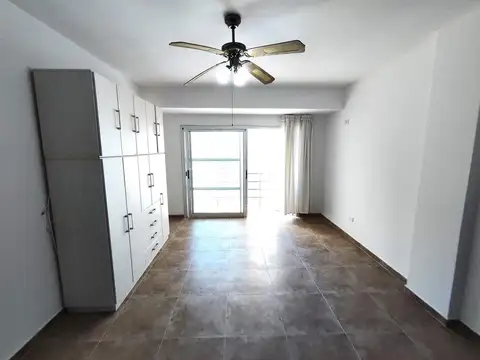 Excelente departamento monoambiente a 2 cuadras del mar!