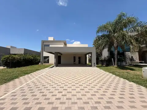 Casa en Venta en Pueblo Esther, Rosario