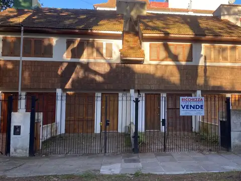 DUPLEX TRES AMBIENTES CON COCHERA A MTS DE AV. SAN BERNARDO