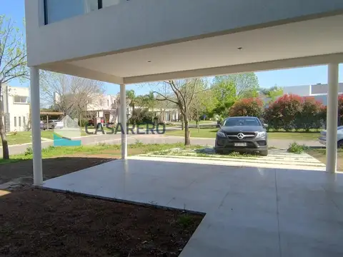 Casa en Venta en Haras Santa Maria, USD 390.000