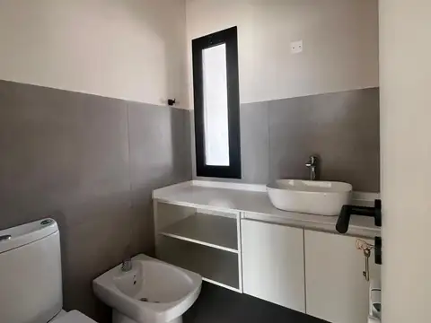 VENTA DUPLEX DOCTA CON PILETA 3 DORMITORIOS