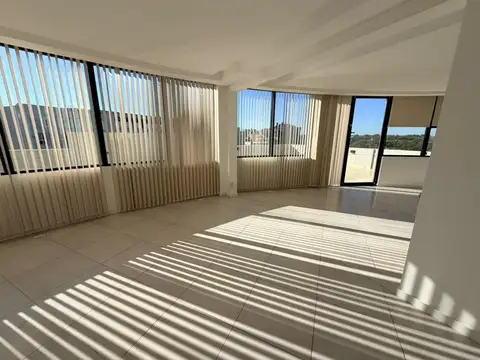 Avenida Del Puerto 4332520106 200
