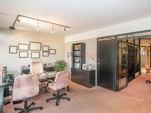 Venta de Notable Oficina Comercial de 149,56 Mts 2  en Microcentro