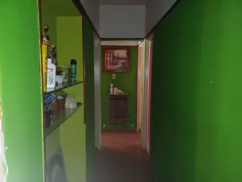 VENTA CASA CON POTENCIAL A REFACC EN HURLINGHAM