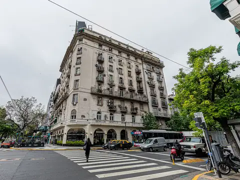 Av. Córdoba 900, Piso 7