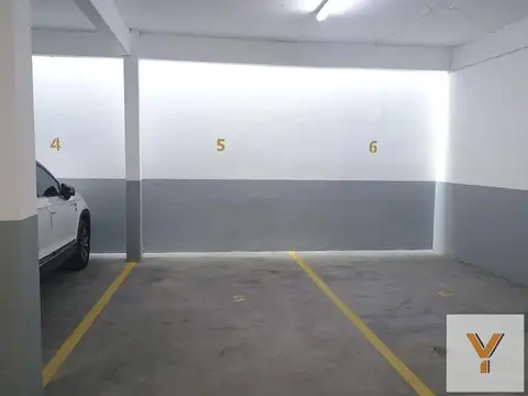 Cochera en venta - 15Mts2 - San Cristóbal