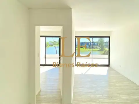 Casa 5 ambientes con 4 baños