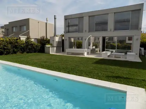 Casa en venta en barrio Los Alisos, Nordelta