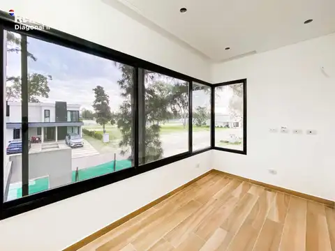Casa 5 ambientes con 3 baños