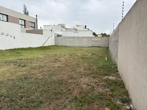 Terreno en Venta en Manuel B Gonnet, USD 68.000