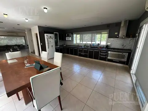 Casa en Venta en Fincas de San Vicente, USD 260.000