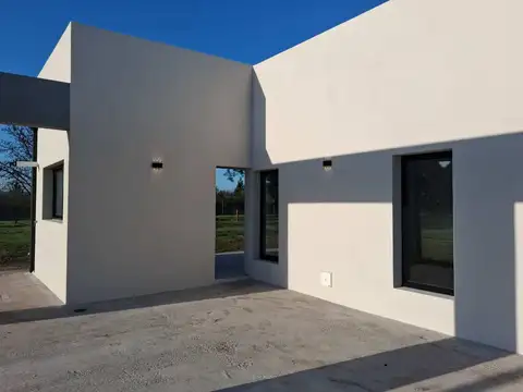 Casa en Venta en Los Alcanfores, USD 230.000