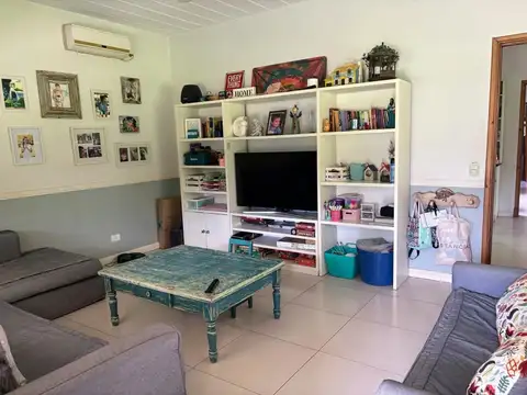 Casa en Alquiler Temporal con 4 cocheras