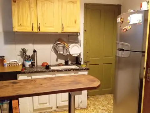 Casa 2 ambientes con 1 baño
