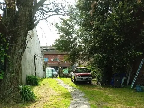 CASA - CHALET ZONA BAIRES - CAMIONES