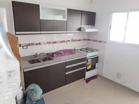 Casa 4 ambientes con 2 baños