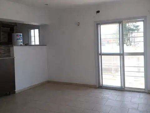 M Corvalan 400, Piso 1