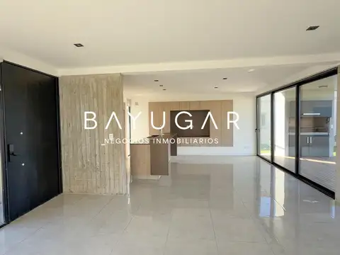 Casa 4 ambientes con 3 baños