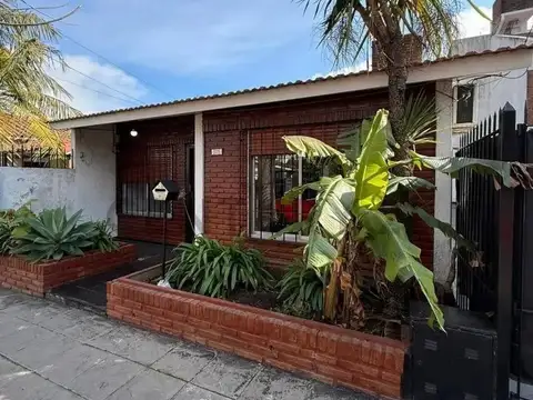 Casa en alquiler 3 ambientes, Quilmes Oeste