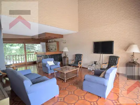 Casa 5 ambientes con 3 baños