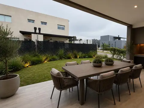Casa 4 ambientes con 2 baños