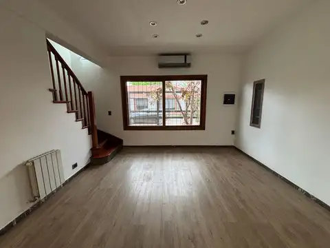 Casa 6 ambientes con 2 baños