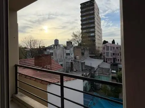 Diag. Lisandro De La Torre 1200