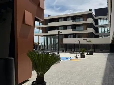 Sgto. Cabral 3000, Piso 1