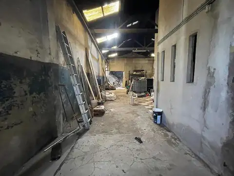 Galpon en Venta en Bernal Oeste, USD 115.000