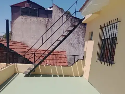 Departamento tipo ph de 3 ambientes en alquiler