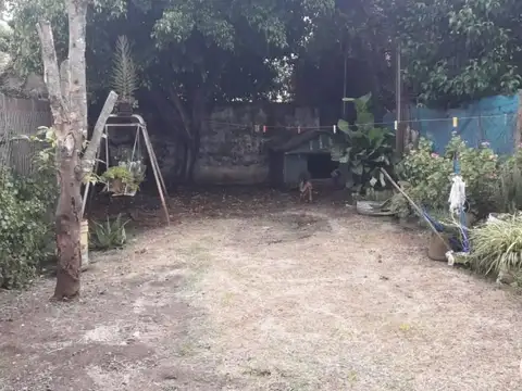 DUPLEX 3 AMBIENTES, CON COCHERA CUBIERTA Y AMPLIO PATIO.  