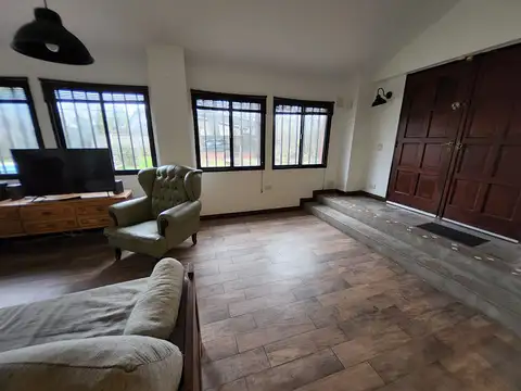 Casa 6 ambientes con 3 baños