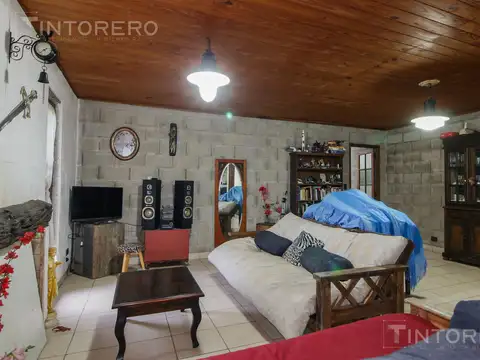Casa 3 ambientes con 2 baños