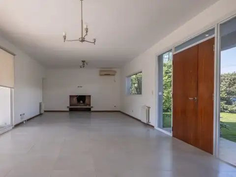Casa 4 ambientes con 3 baños