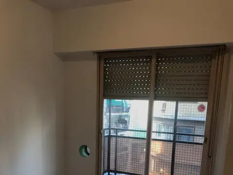 Excelente 3 Ambientes Frente c/ Balcón Corrido en Once